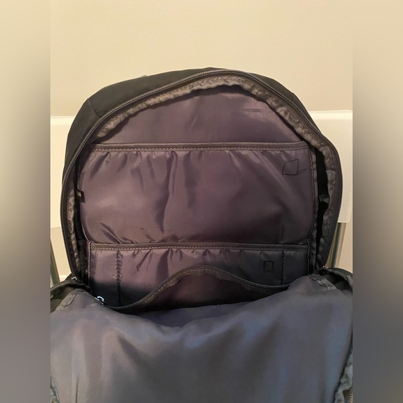 Tucano Laptop Commuter Backpack - Picture 3 of 5